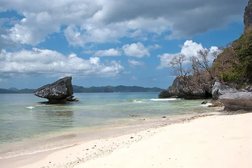 Limestone islands at Corong Corong, El Nido, Palawan, Philippines